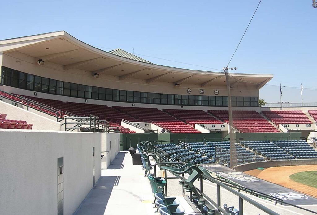 Quake Stadium D7